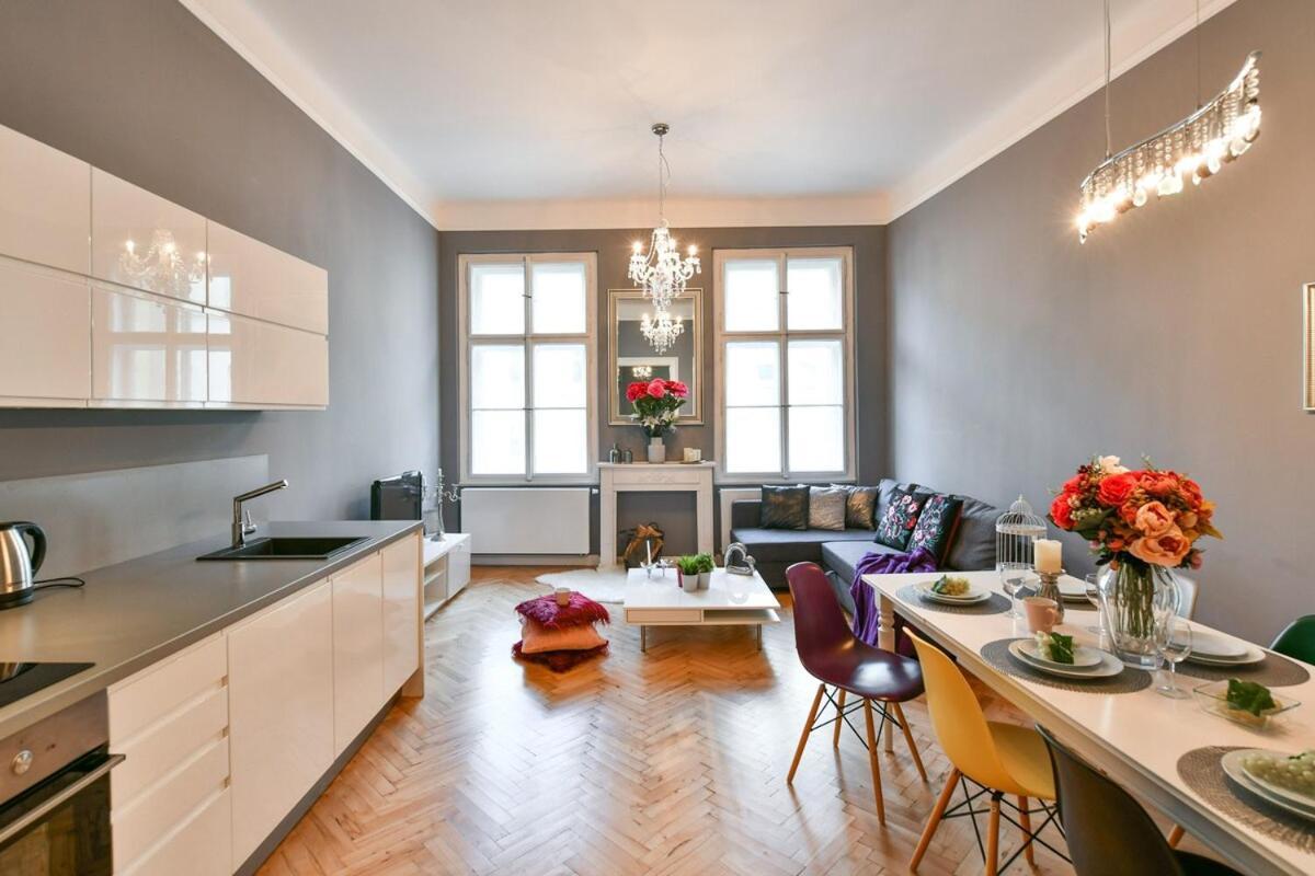Cityscape Wenceslas Square Apartment Prague Exterior photo